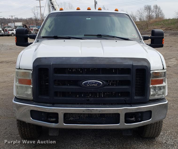 image for item DD4070 2010 Ford F250 Super Duty Crew Cab pickup truck