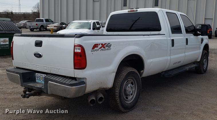 image for item DD4070 2010 Ford F250 Super Duty Crew Cab pickup truck