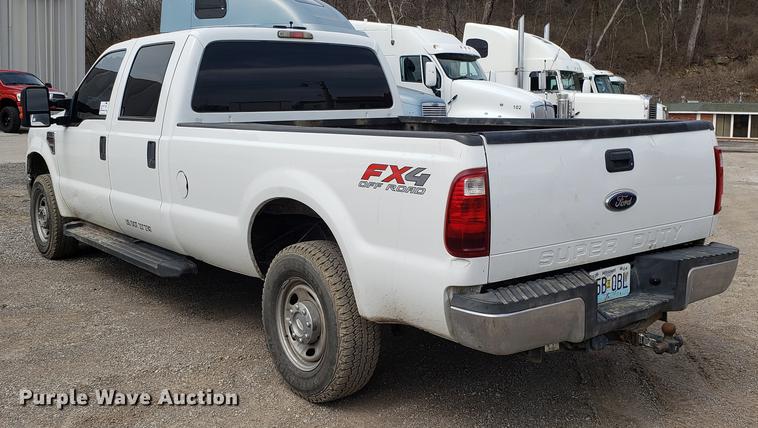image for item DD4070 2010 Ford F250 Super Duty Crew Cab pickup truck