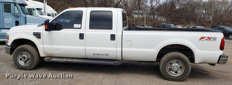 image for item DD4070 2010 Ford F250 Super Duty Crew Cab pickup truck