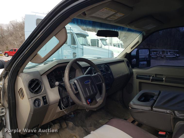 image for item DD4070 2010 Ford F250 Super Duty Crew Cab pickup truck