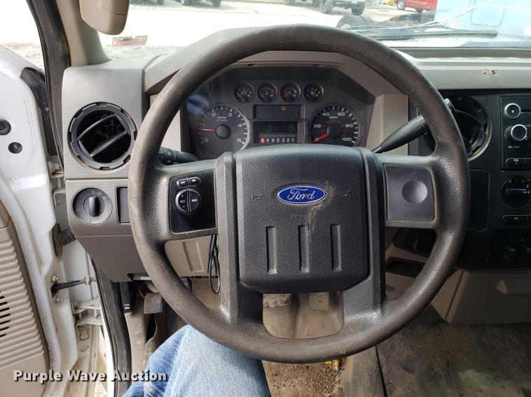 image for item DD4070 2010 Ford F250 Super Duty Crew Cab pickup truck