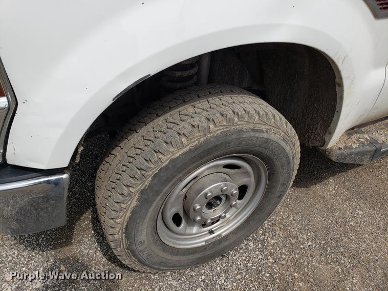 image for item DD4070 2010 Ford F250 Super Duty Crew Cab pickup truck