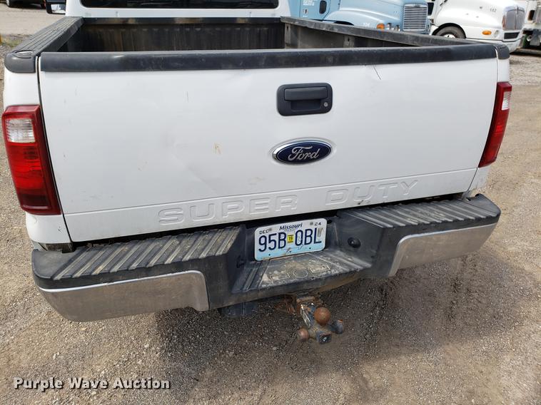 image for item DD4070 2010 Ford F250 Super Duty Crew Cab pickup truck