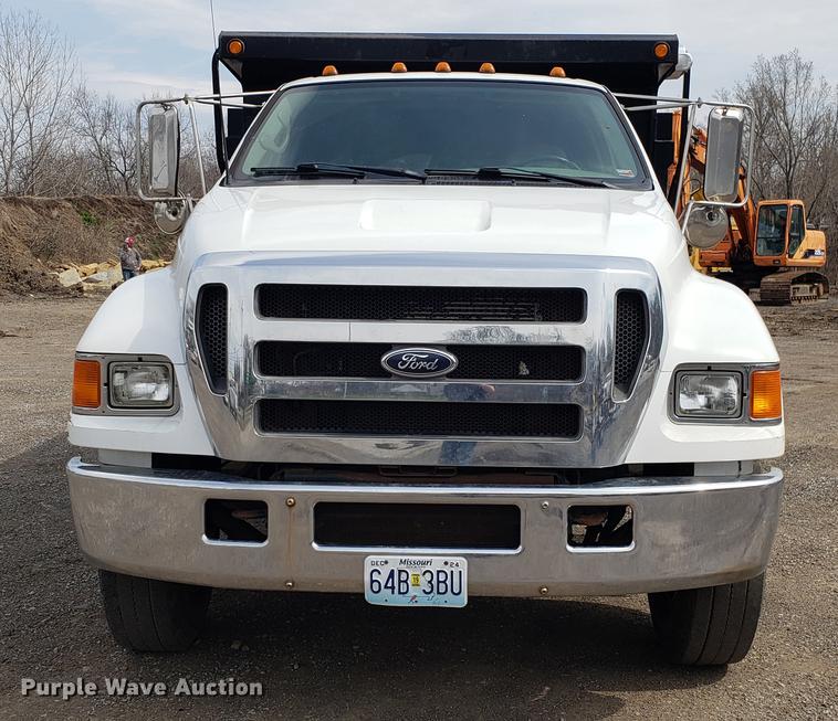 image for item DD4079 2006 Ford F650 Super Duty dump truck