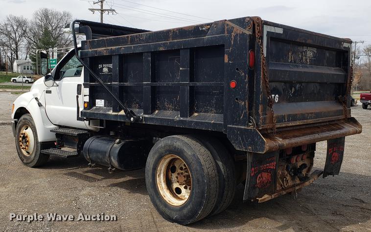 image for item DD4079 2006 Ford F650 Super Duty dump truck