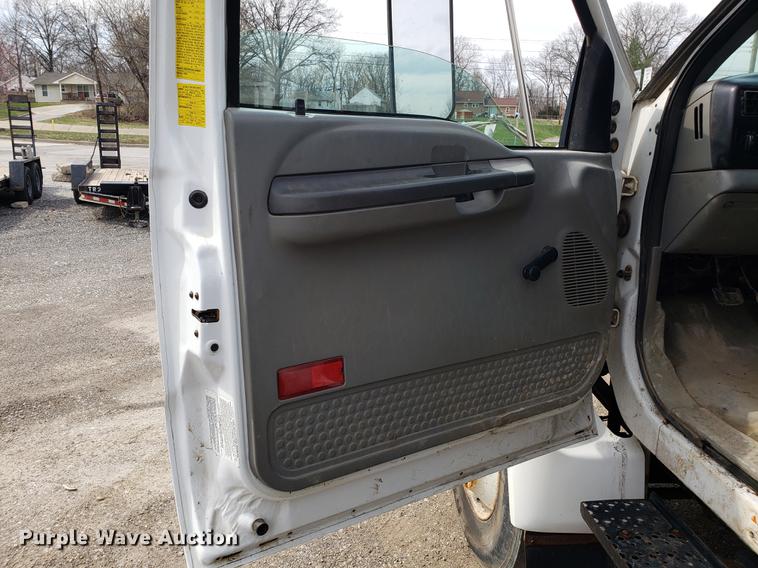 image for item DD4079 2006 Ford F650 Super Duty dump truck