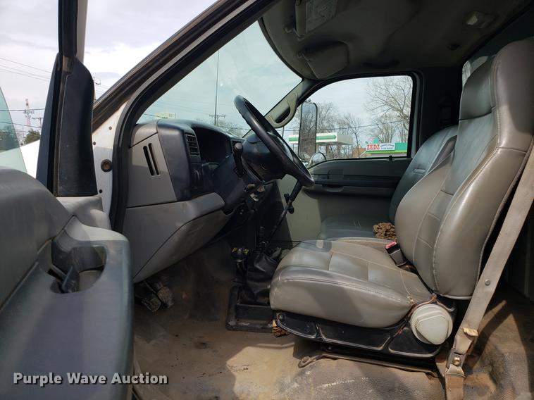 image for item DD4079 2006 Ford F650 Super Duty dump truck