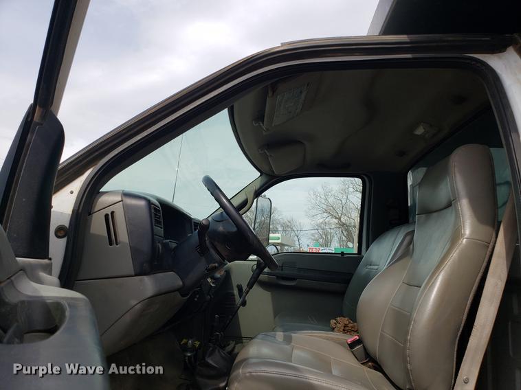 image for item DD4079 2006 Ford F650 Super Duty dump truck