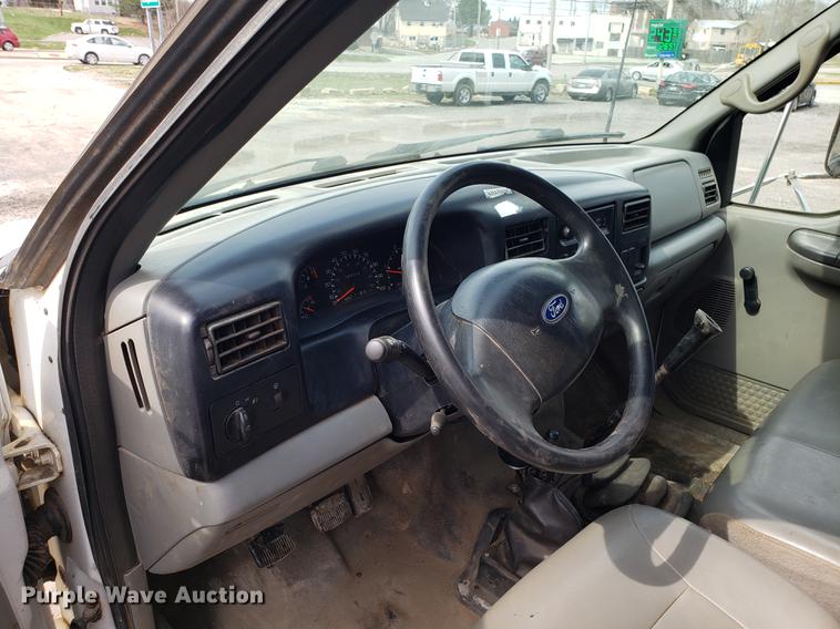 image for item DD4079 2006 Ford F650 Super Duty dump truck