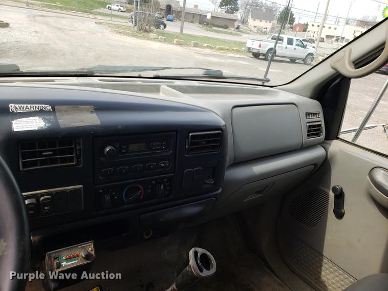 image for item DD4079 2006 Ford F650 Super Duty dump truck