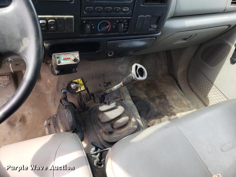 image for item DD4079 2006 Ford F650 Super Duty dump truck