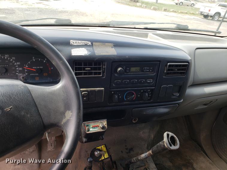 image for item DD4079 2006 Ford F650 Super Duty dump truck