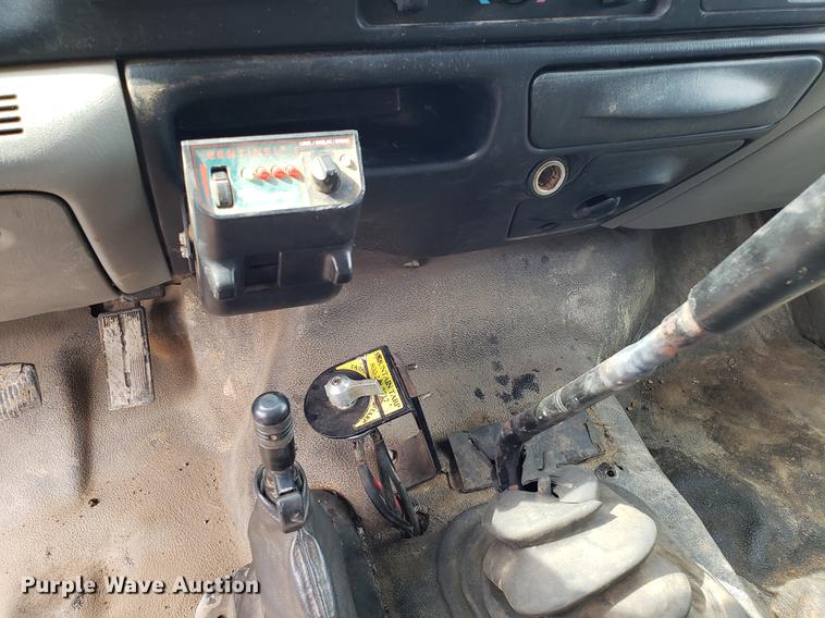 image for item DD4079 2006 Ford F650 Super Duty dump truck