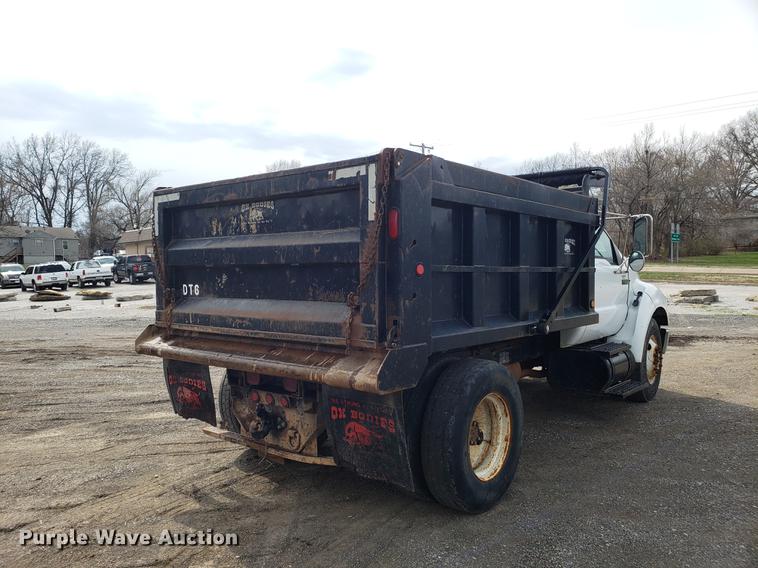 image for item DD4079 2006 Ford F650 Super Duty dump truck