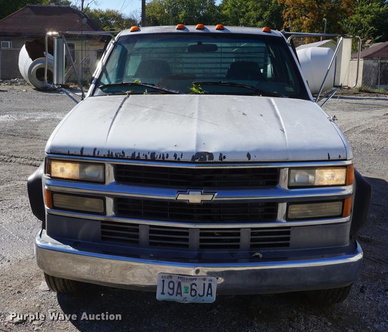 image for item DD6650 1997 Chevrolet 3500HD flatbed pickup truck