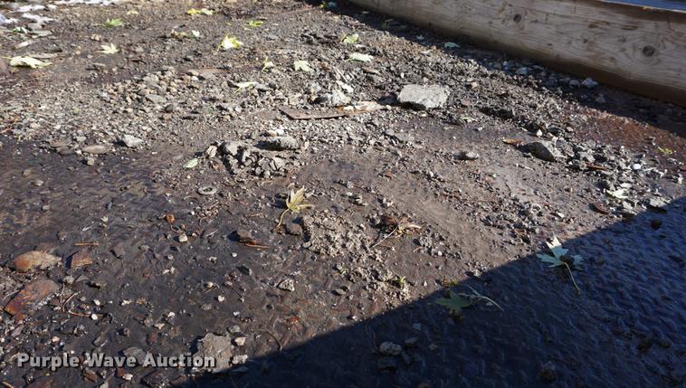 image for item DD6650 1997 Chevrolet 3500HD flatbed pickup truck