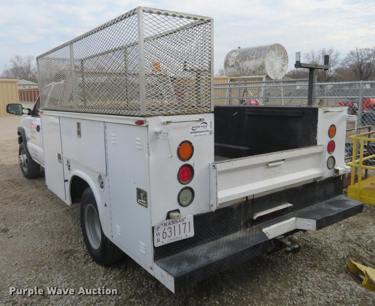 image for item DD6930 2006 Chevrolet Silverado 3500 Ext. Cab utility bed pickup truck