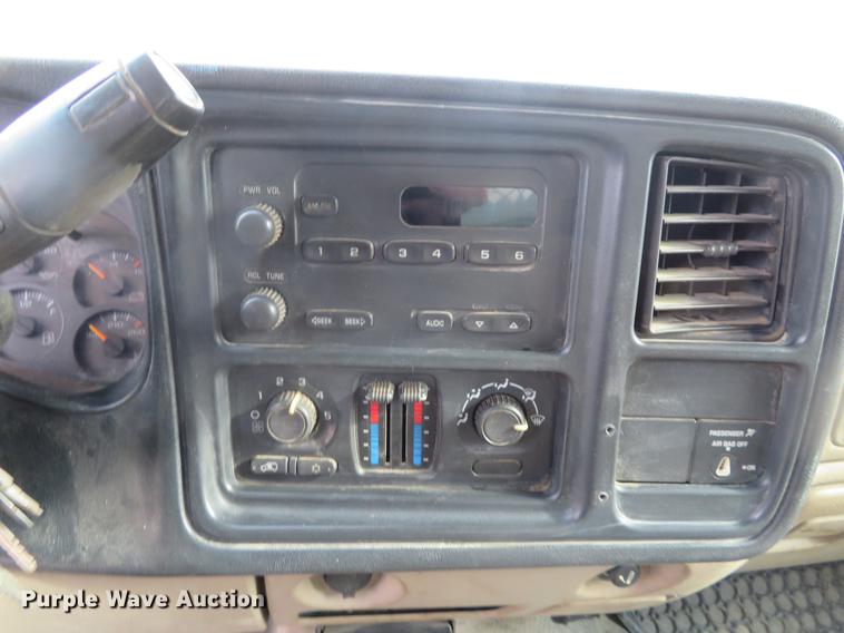 image for item DD6930 2006 Chevrolet Silverado 3500 Ext. Cab utility bed pickup truck