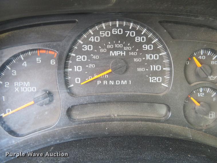 image for item DD6930 2006 Chevrolet Silverado 3500 Ext. Cab utility bed pickup truck