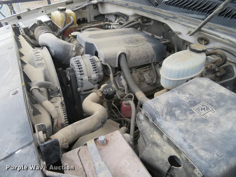 image for item DD6930 2006 Chevrolet Silverado 3500 Ext. Cab utility bed pickup truck