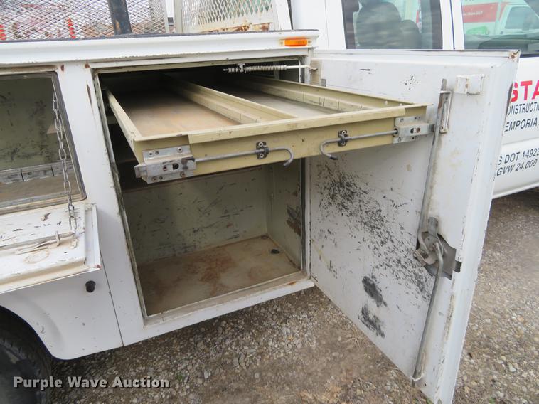 image for item DD6930 2006 Chevrolet Silverado 3500 Ext. Cab utility bed pickup truck