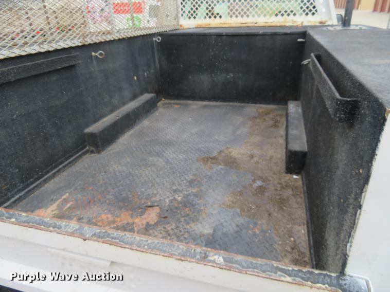 image for item DD6930 2006 Chevrolet Silverado 3500 Ext. Cab utility bed pickup truck