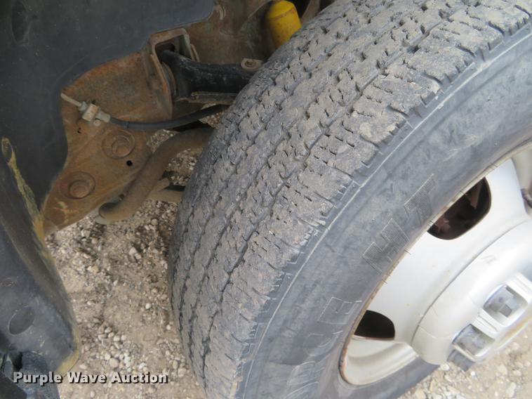 image for item DD6930 2006 Chevrolet Silverado 3500 Ext. Cab utility bed pickup truck