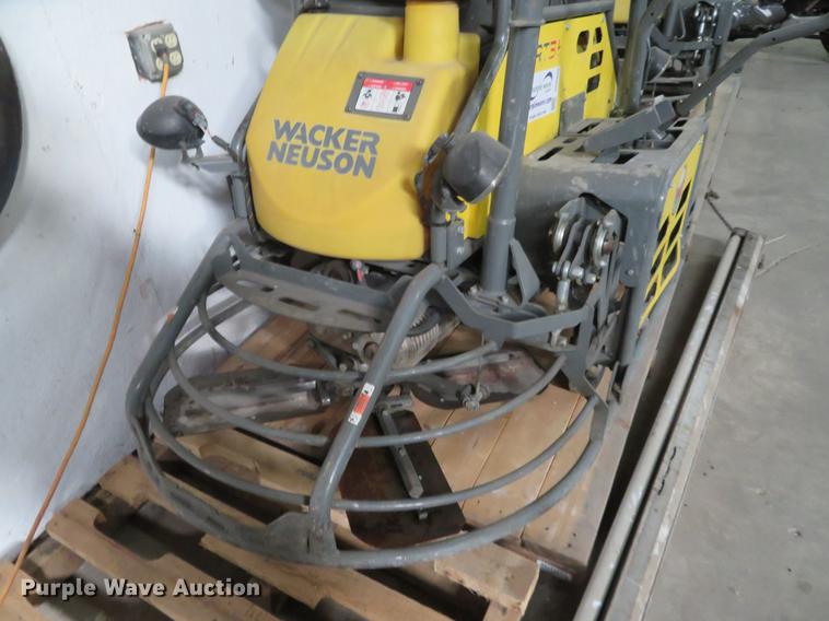image for item DD6933 Wacker Neuson CRT36 trowel