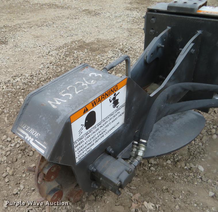 image for item DD6939 Melroe stump grinder