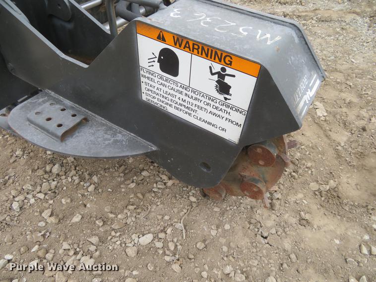 image for item DD6939 Melroe stump grinder