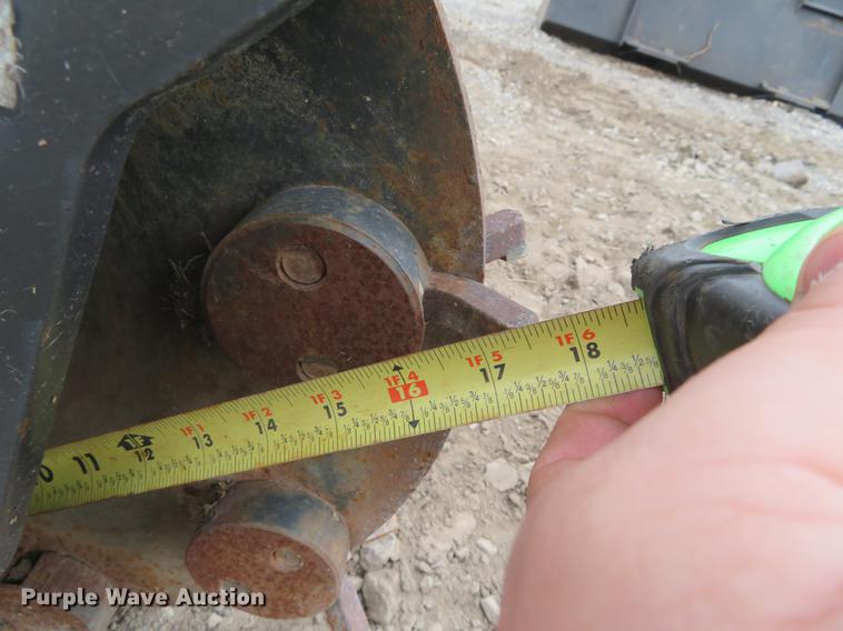 image for item DD6939 Melroe stump grinder