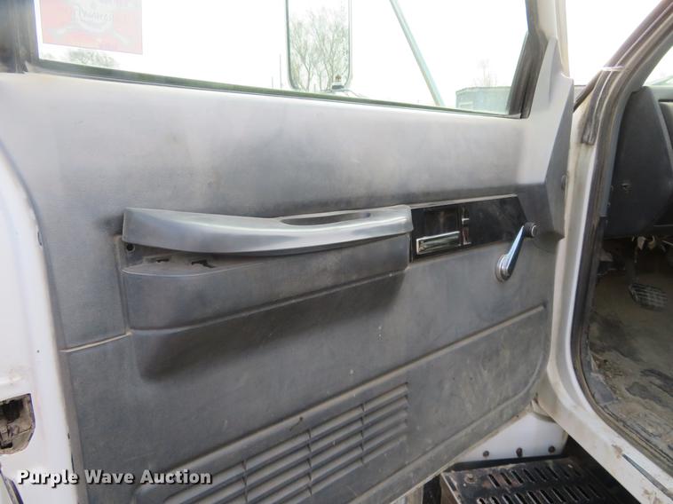 image for item DD6942 1993 Chevrolet Kodiak C6500 dump truck