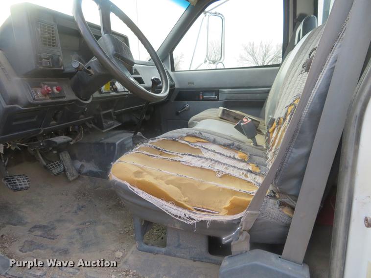 image for item DD6942 1993 Chevrolet Kodiak C6500 dump truck