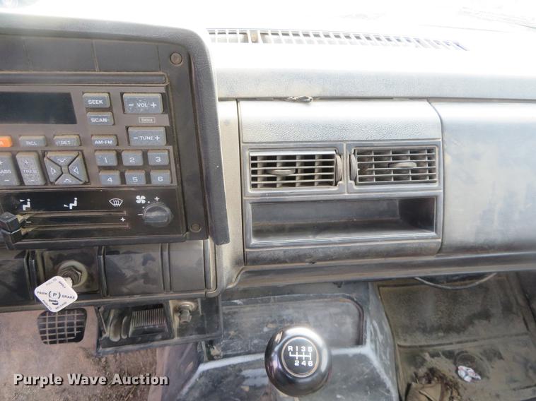 image for item DD6942 1993 Chevrolet Kodiak C6500 dump truck