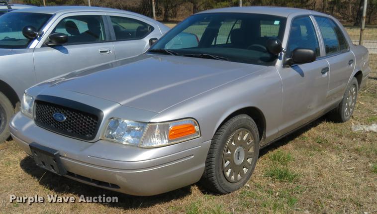 image for item DD6953 2005 Ford Crown Victoria Police Interceptor