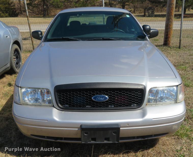 image for item DD6953 2005 Ford Crown Victoria Police Interceptor