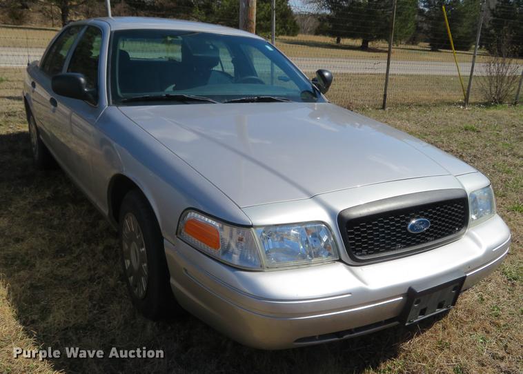 image for item DD6953 2005 Ford Crown Victoria Police Interceptor