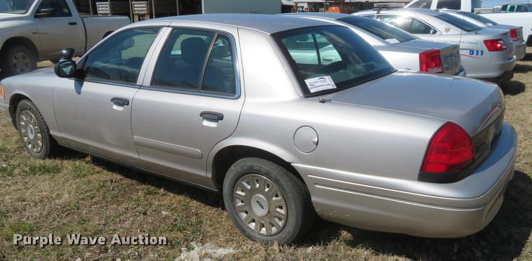 image for item DD6953 2005 Ford Crown Victoria Police Interceptor