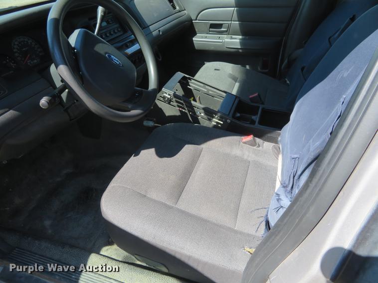 image for item DD6953 2005 Ford Crown Victoria Police Interceptor