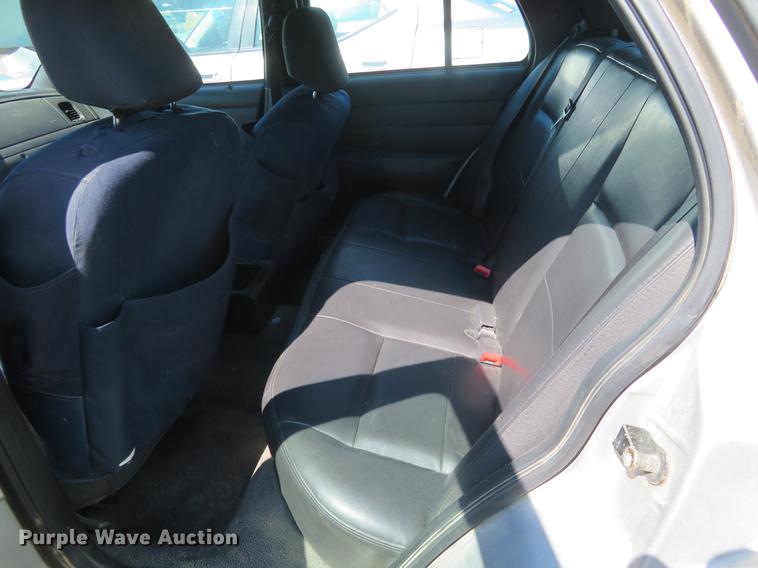 image for item DD6953 2005 Ford Crown Victoria Police Interceptor