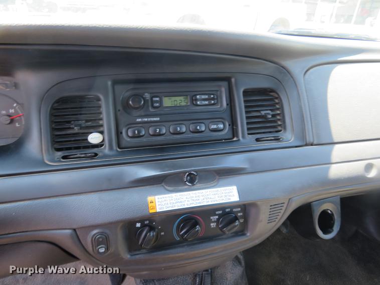 image for item DD6953 2005 Ford Crown Victoria Police Interceptor