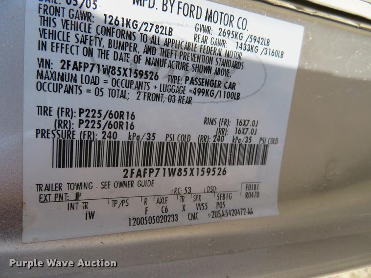 image for item DD6953 2005 Ford Crown Victoria Police Interceptor