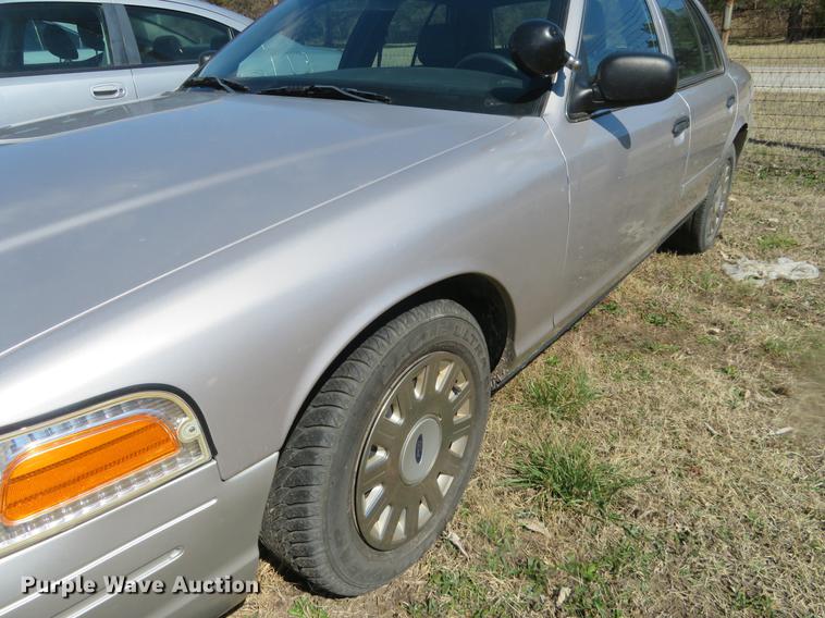 image for item DD6953 2005 Ford Crown Victoria Police Interceptor