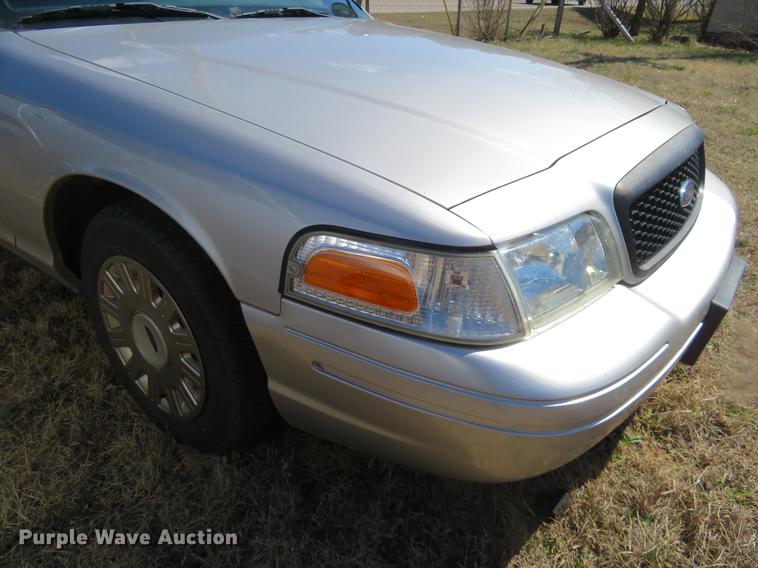 image for item DD6953 2005 Ford Crown Victoria Police Interceptor