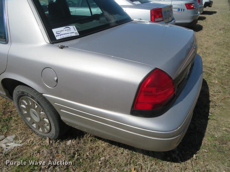 image for item DD6953 2005 Ford Crown Victoria Police Interceptor