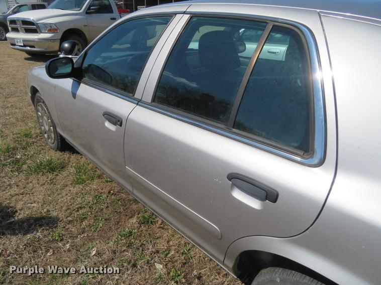 image for item DD6953 2005 Ford Crown Victoria Police Interceptor