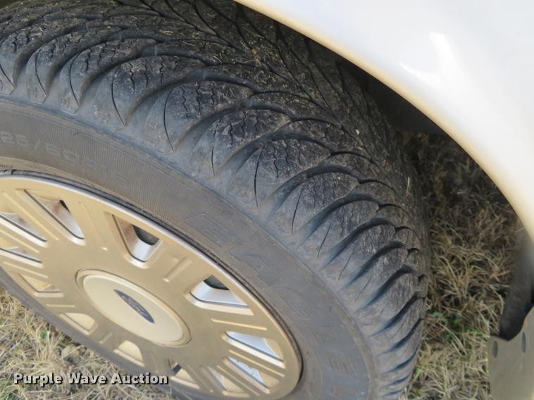 image for item DD6953 2005 Ford Crown Victoria Police Interceptor