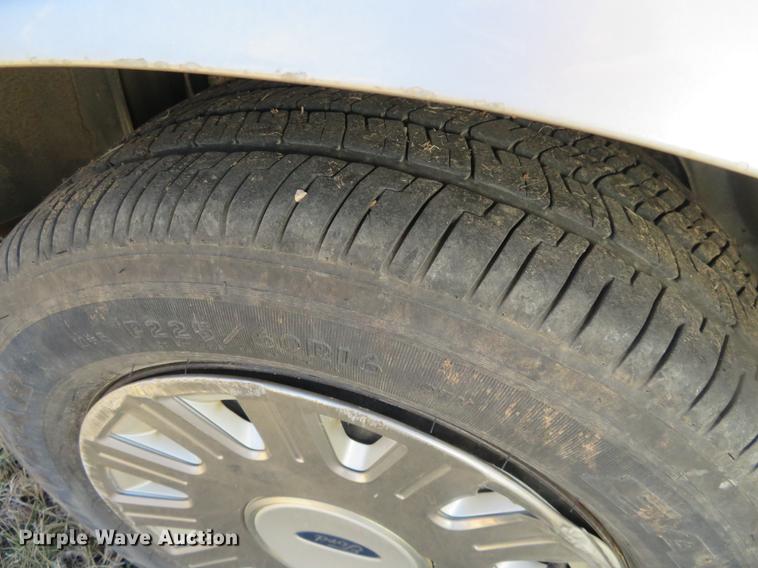 image for item DD6953 2005 Ford Crown Victoria Police Interceptor