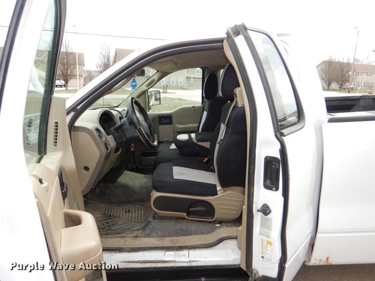 image for item DE0077 2006 Ford F150 XL pickup truck